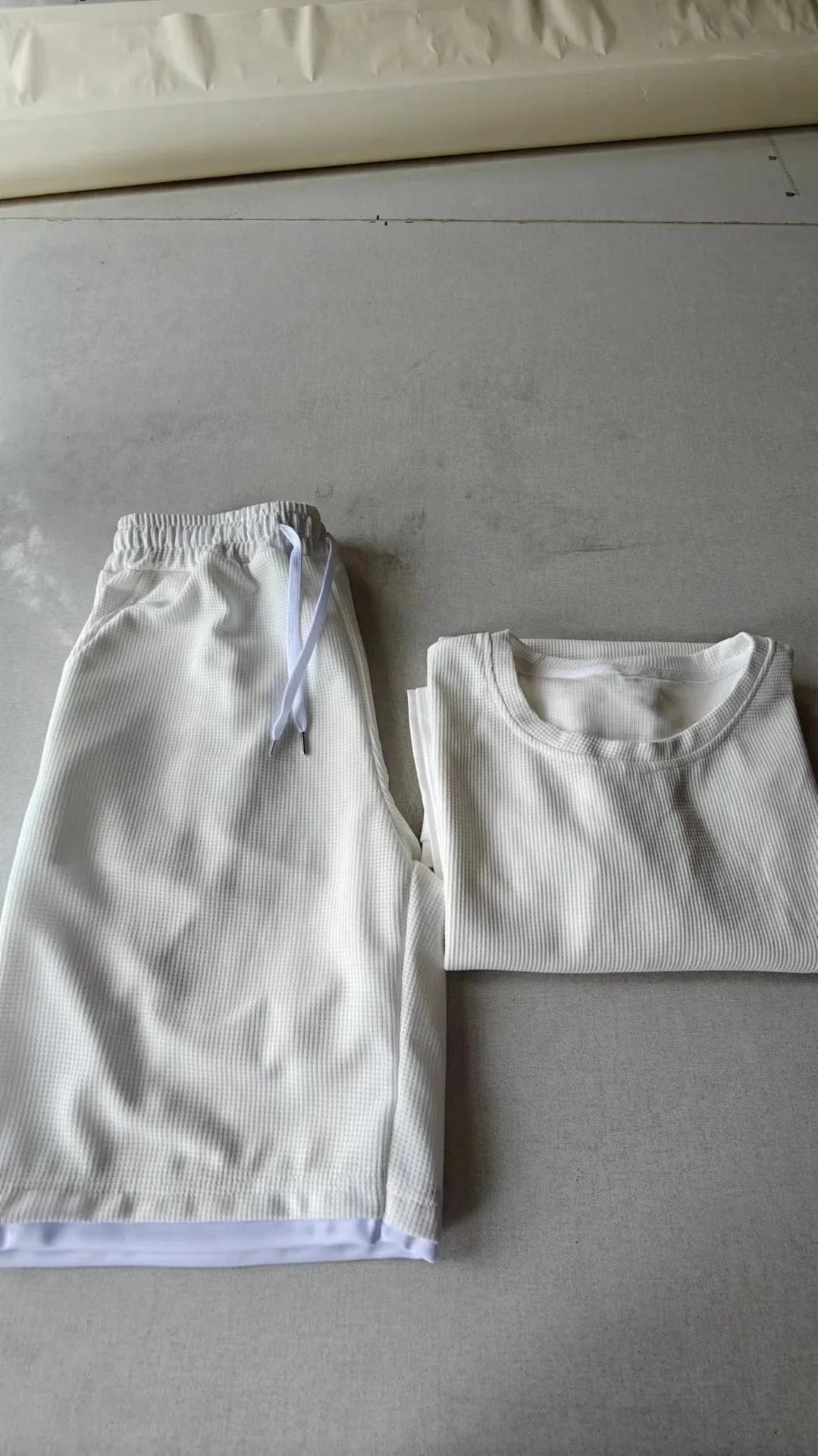 Traje deportivo informal a moda para hombre, camiseta de manga corta y pantalones cortos deportivos de verano al aire libre