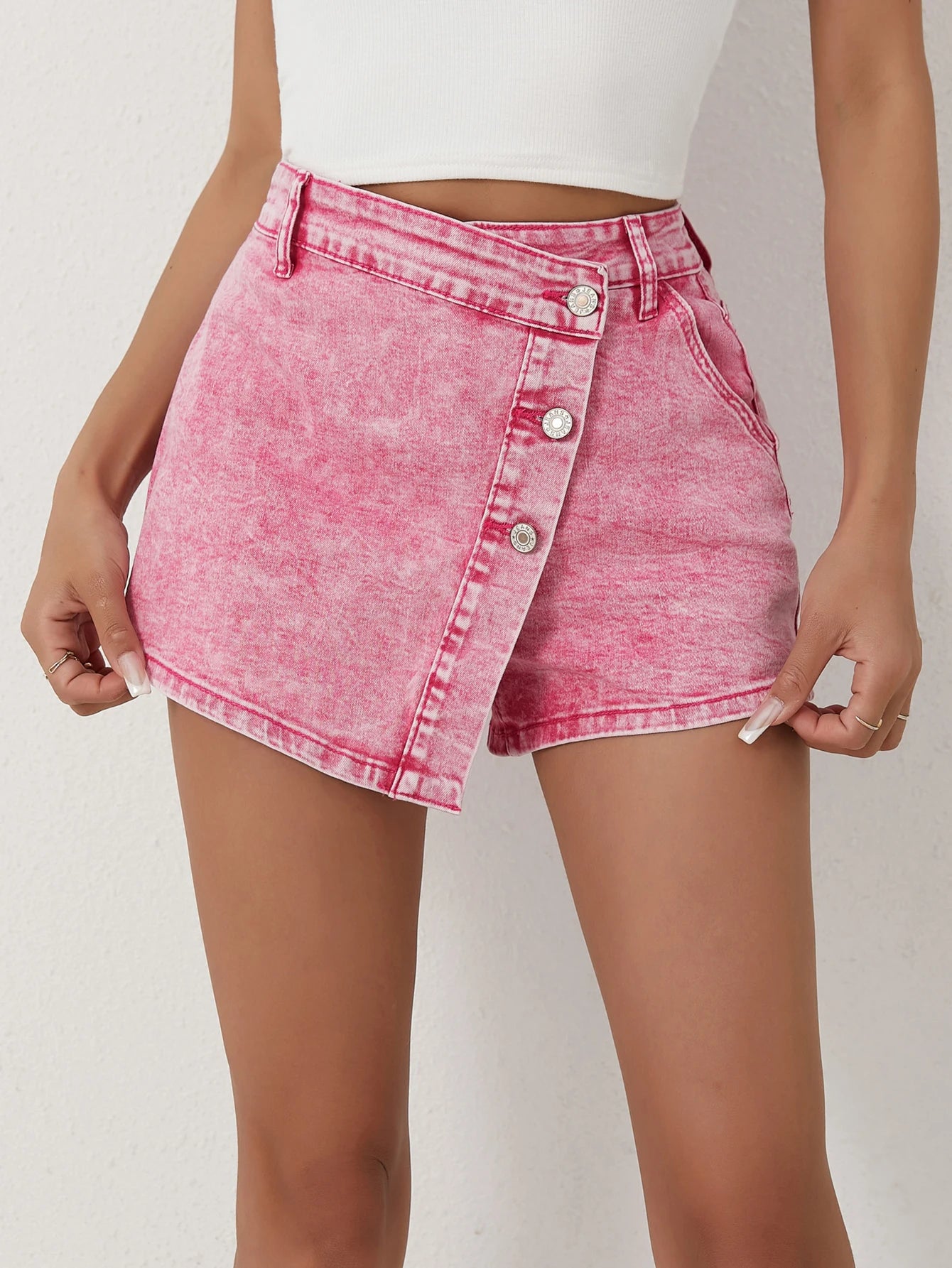Pantalones cortos de mezclilla para mujer, estilo informal a la moda, pantalones de talle alto con botones asimétricos, nuevos pantalones vaqueros rosas 2025
