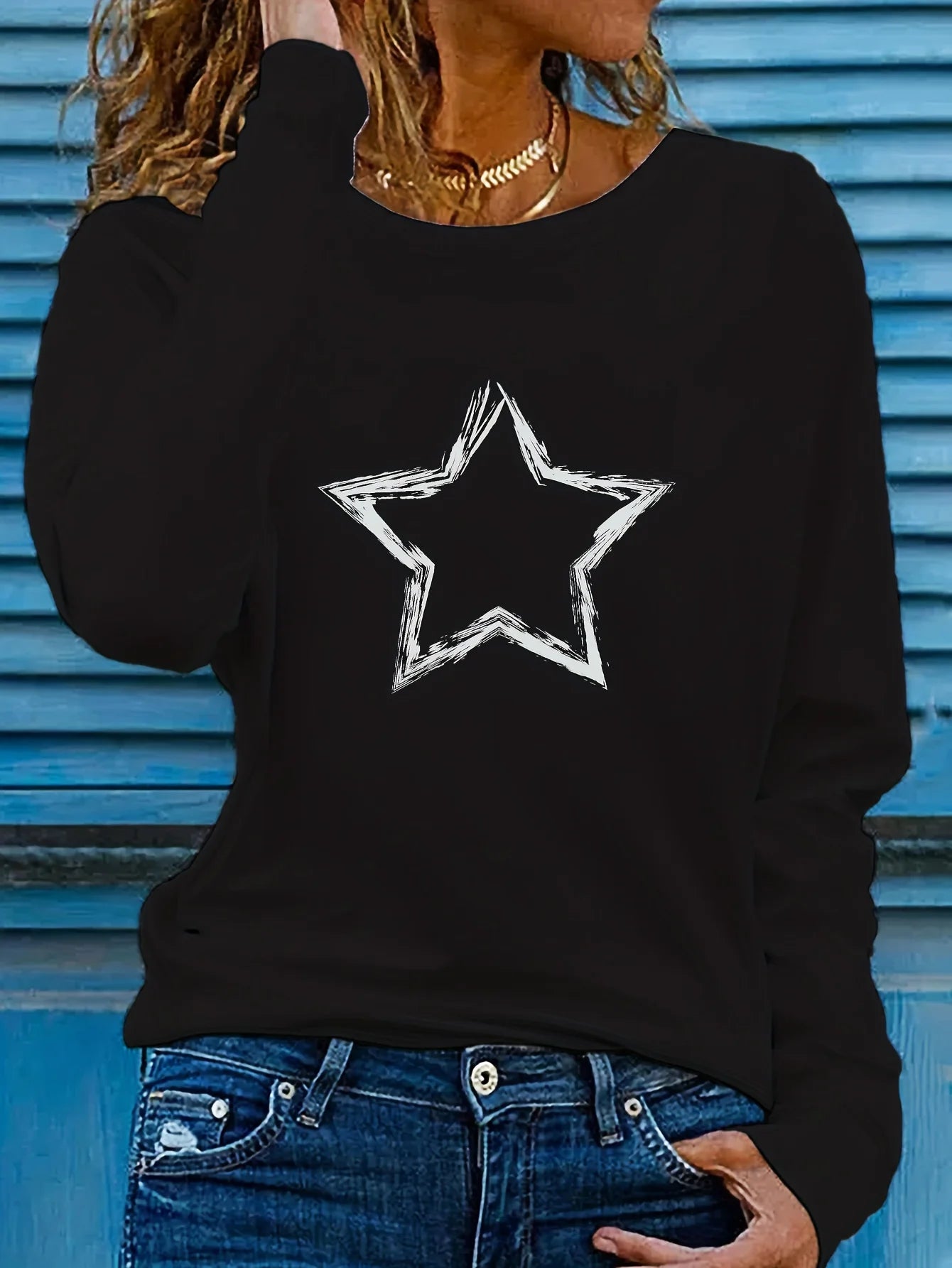 Camiseta con cuello redondo y estampado de corazón para mujer, top informal largo de otoño e invierno, camiseta de manga larga holgada y cómoda en blanco y negro