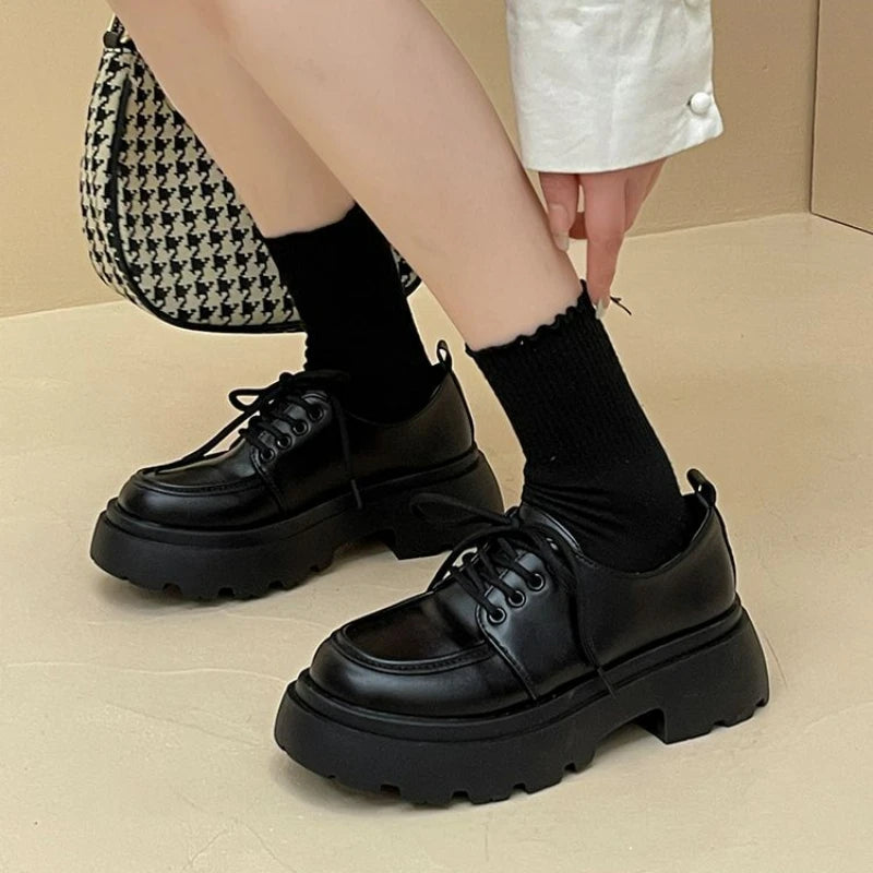 Zapatos planos de plataforma para Mujer, mocasines negros de otoño, Zapatos de cuero cómodos a la moda con cordones, Zapatos Oxford informales para exteriores para Mujer