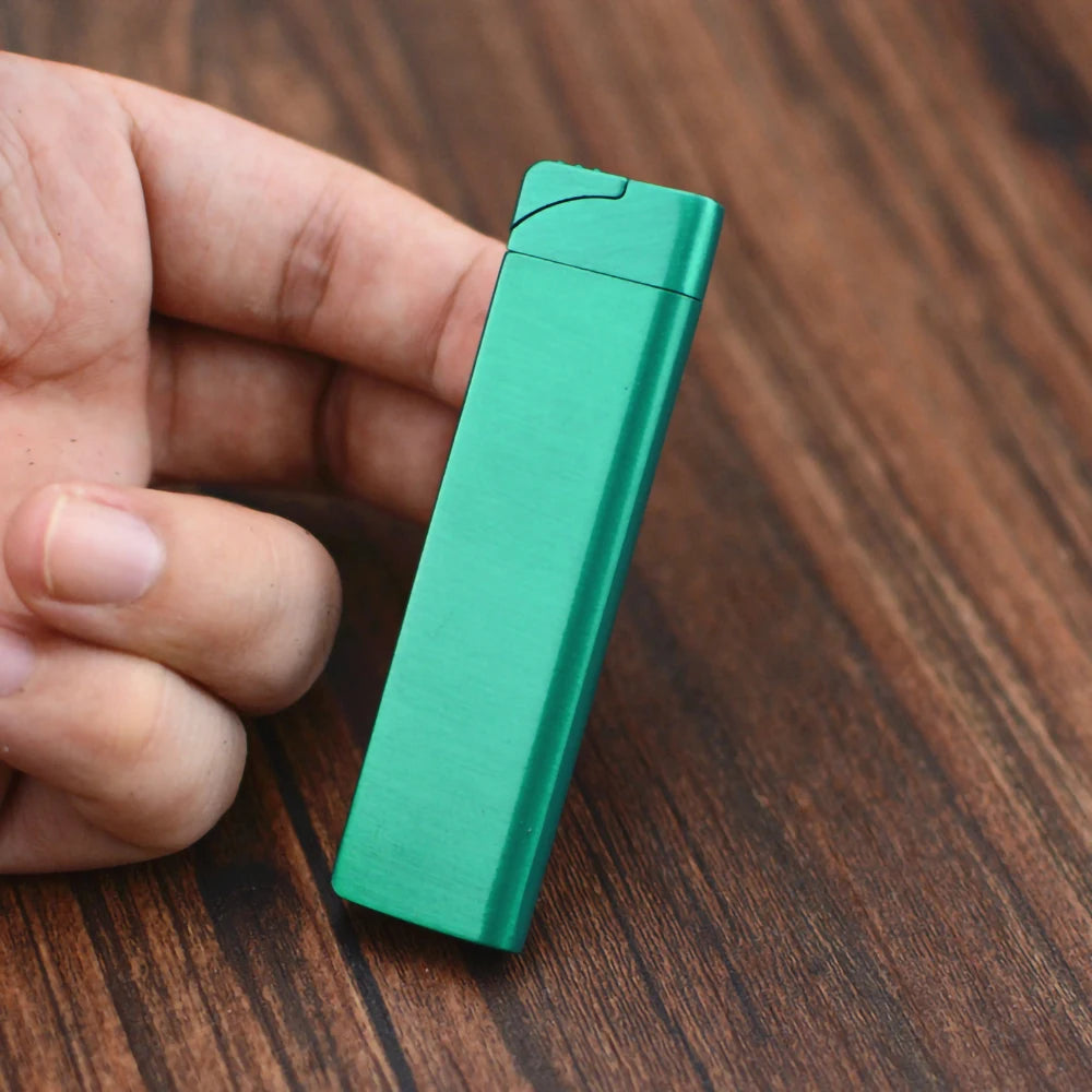 Encendedor de Cigarrillos de Gas butano inflable ultrafino, antorcha a prueba de viento, Encendedor de Metal, herramientas para fumar, Mini encendedor novedoso de regalo