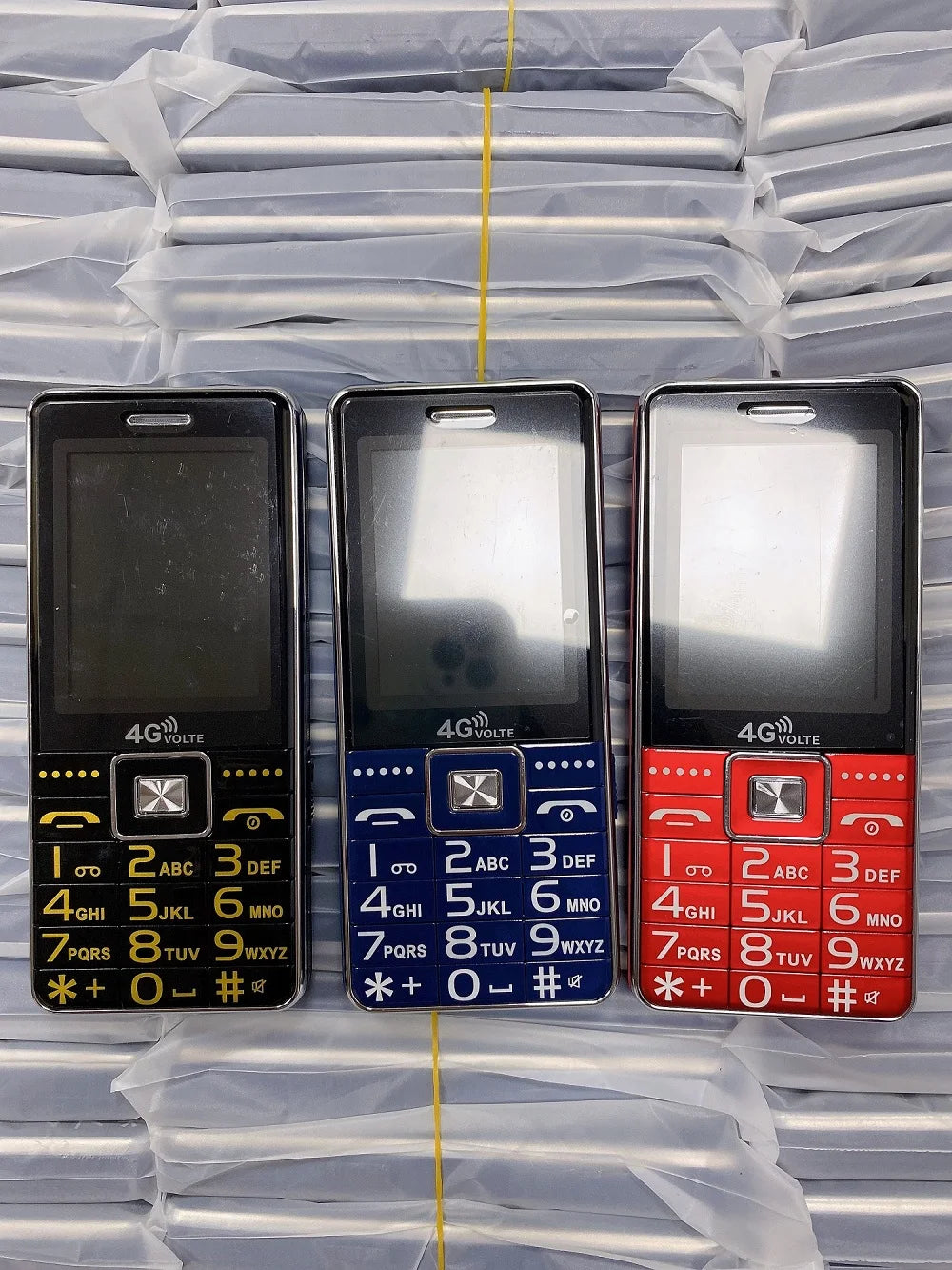 Precio bajo, teléfono con botón pulsador grande para personas mayores desbloqueado, tecla SOS, Dial de velocidad, remolque portátil, Sim, voz fuerte, antorcha barata