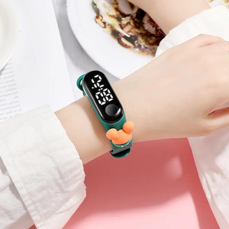 Relojes de moda para niños y mujeres, pulsera electrónica, reloj deportivo táctil LED, muñeca de Spiderman, reloj impermeable